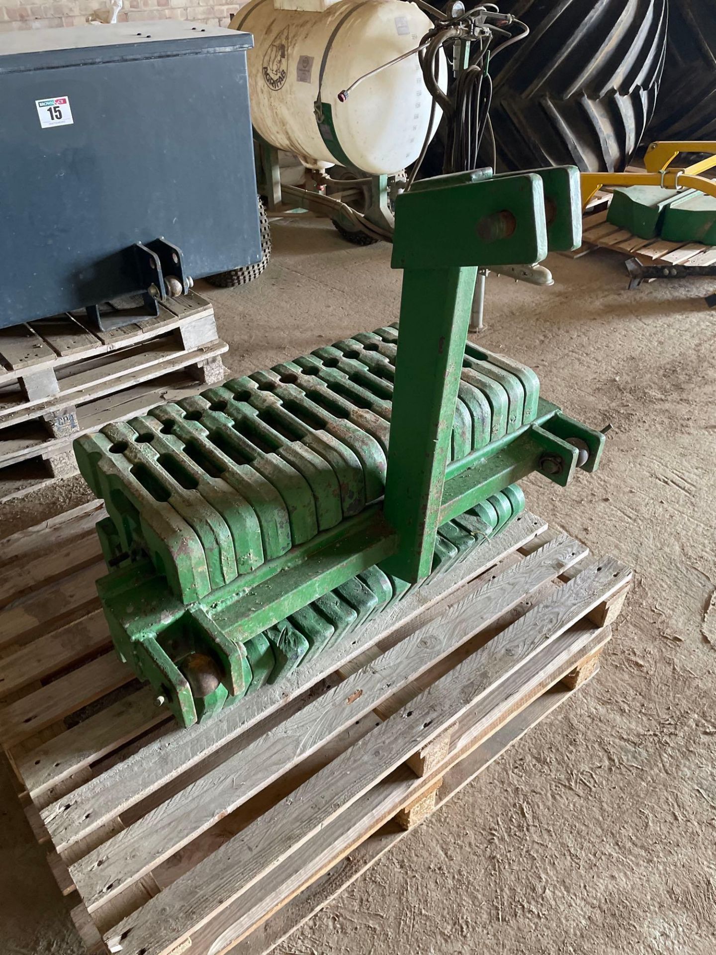 Front weight block with 16No John Deere wafer weights - Image 2 of 3