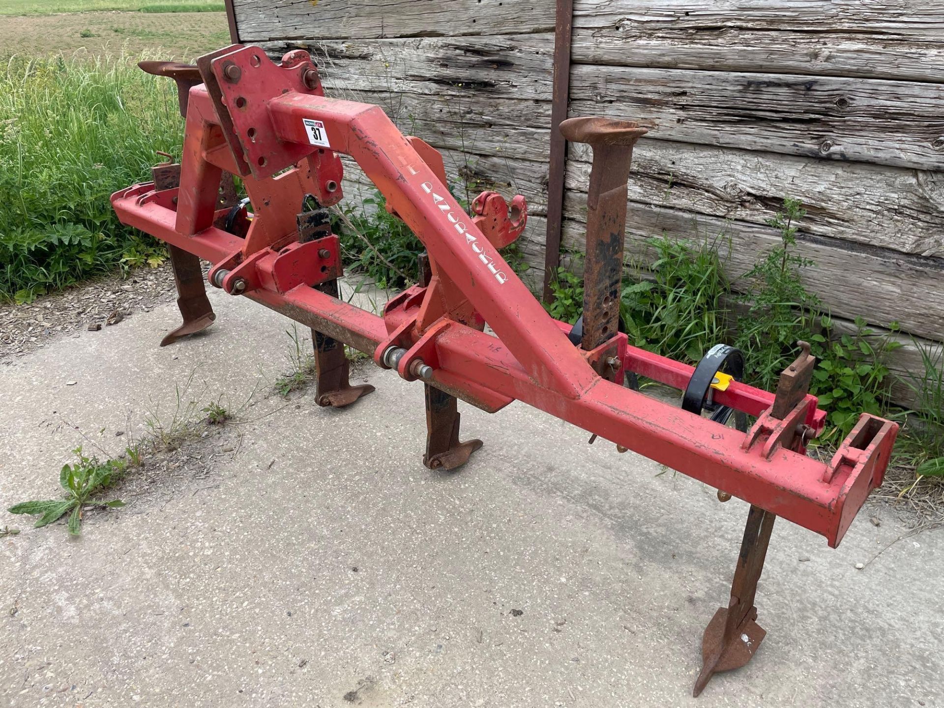 The Pancracker 6 leg fixed tine cultivator, linkage mounted, wheel track eradicators and rear linkag - Image 7 of 7