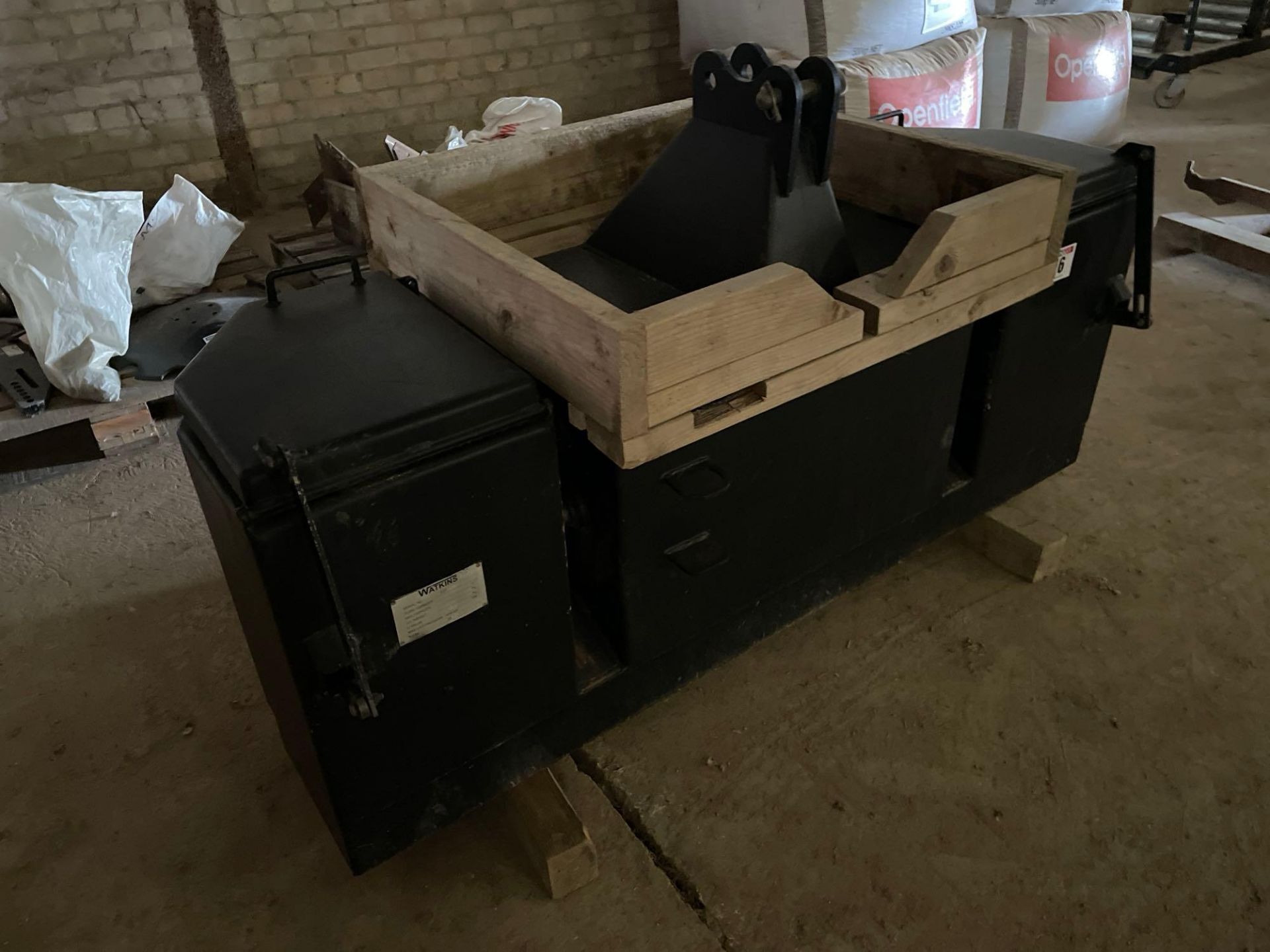 2017 Watkins 2t front weight block. Serial No: 1139 - Image 4 of 6