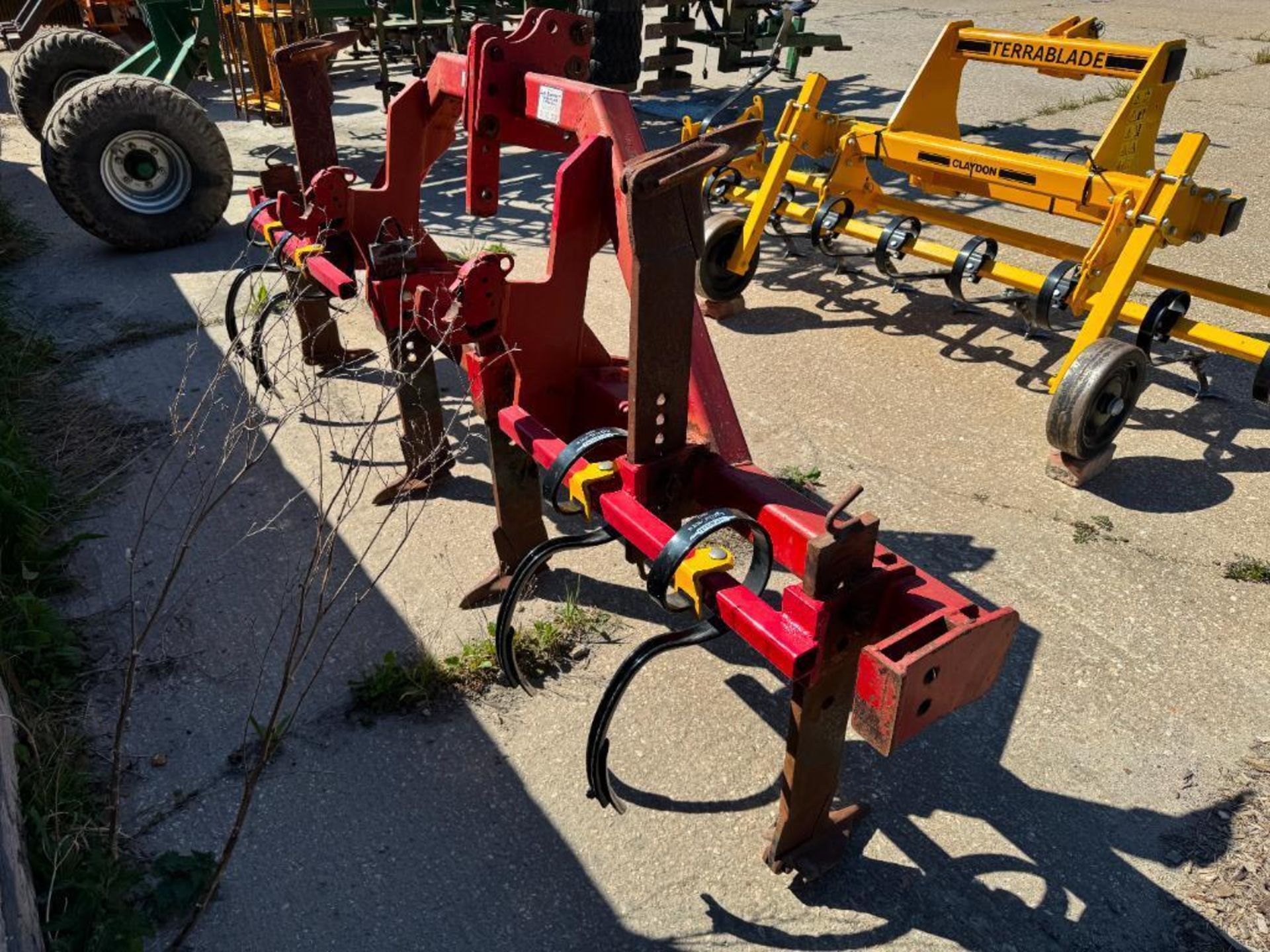 The Pancracker 6 leg fixed tine cultivator, linkage mounted, wheel track eradicators and rear linkag - Image 3 of 7