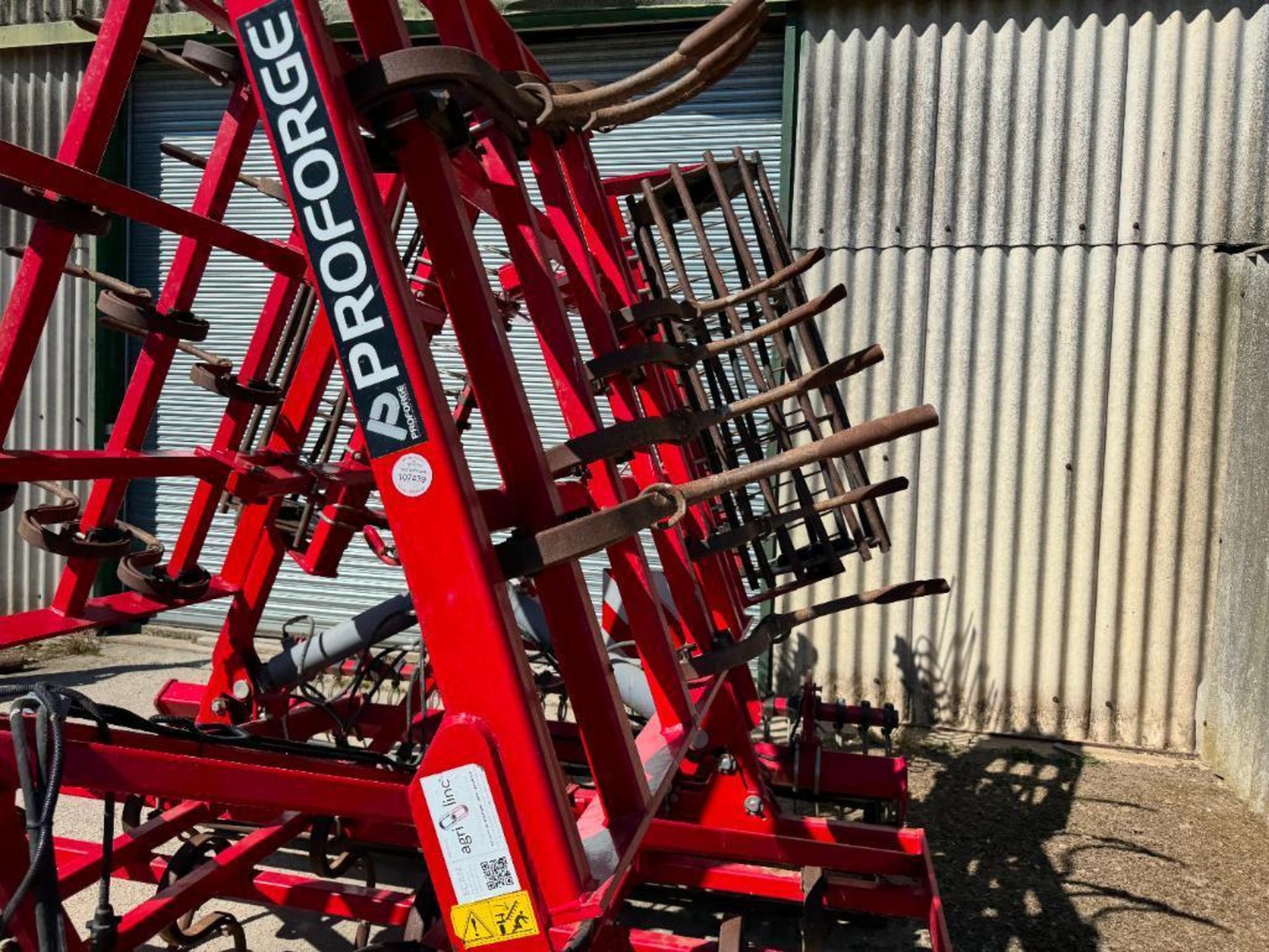 2019 Proforge Maxtilla 6m hydraulic folding spring tine cultivator with rear crumbler and following - Image 5 of 13