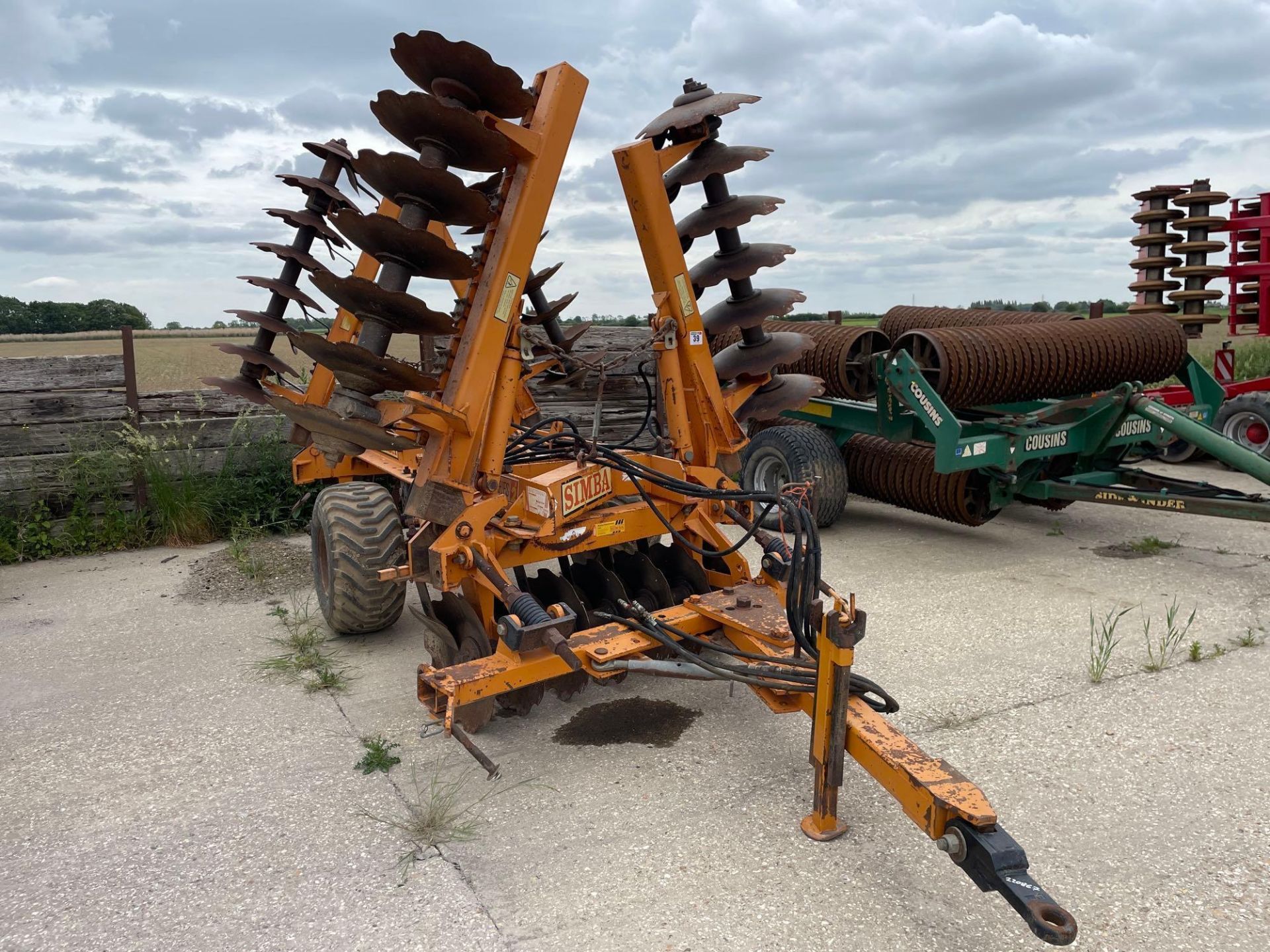 1992 Simba Series 2b 5m hydraulic folding discs with rear drawbar. Model No: ODH/2B/43/FD. Serial No - Image 10 of 11