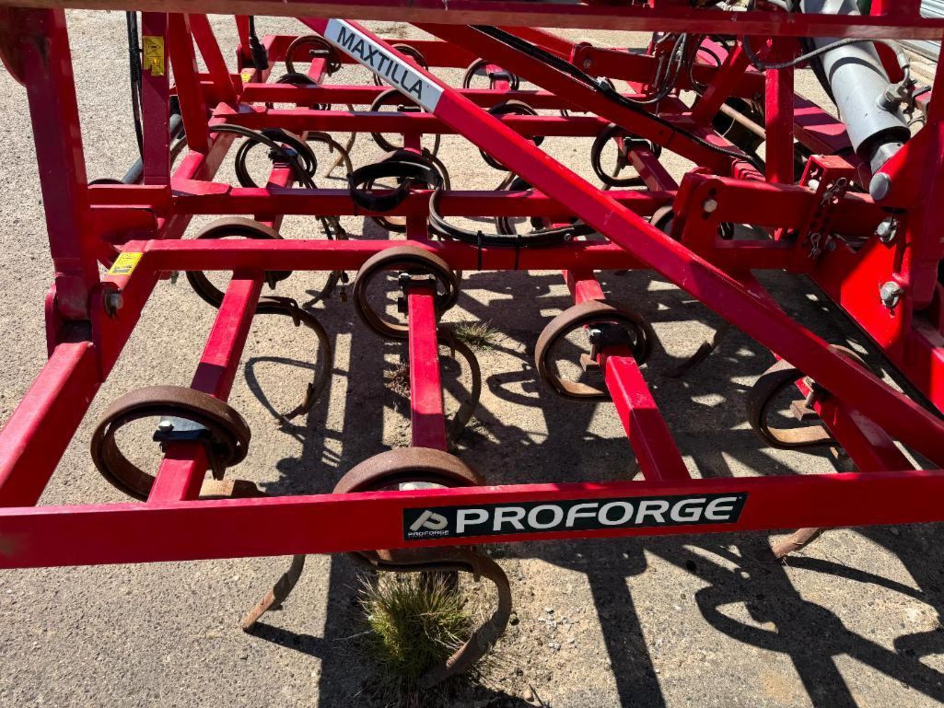 2019 Proforge Maxtilla 6m hydraulic folding spring tine cultivator with rear crumbler and following - Image 11 of 13
