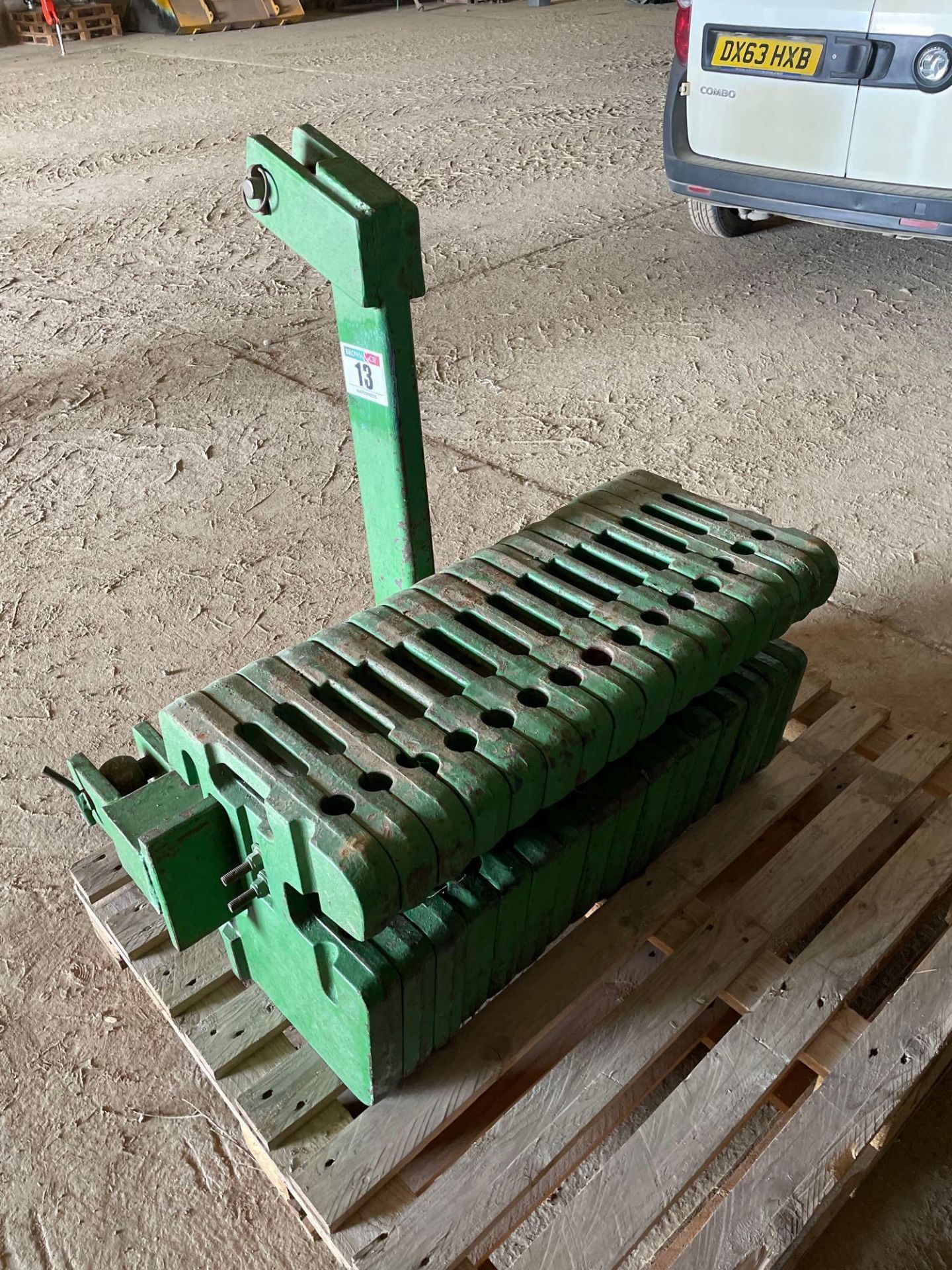 Front weight block with 16No John Deere wafer weights - Image 3 of 3