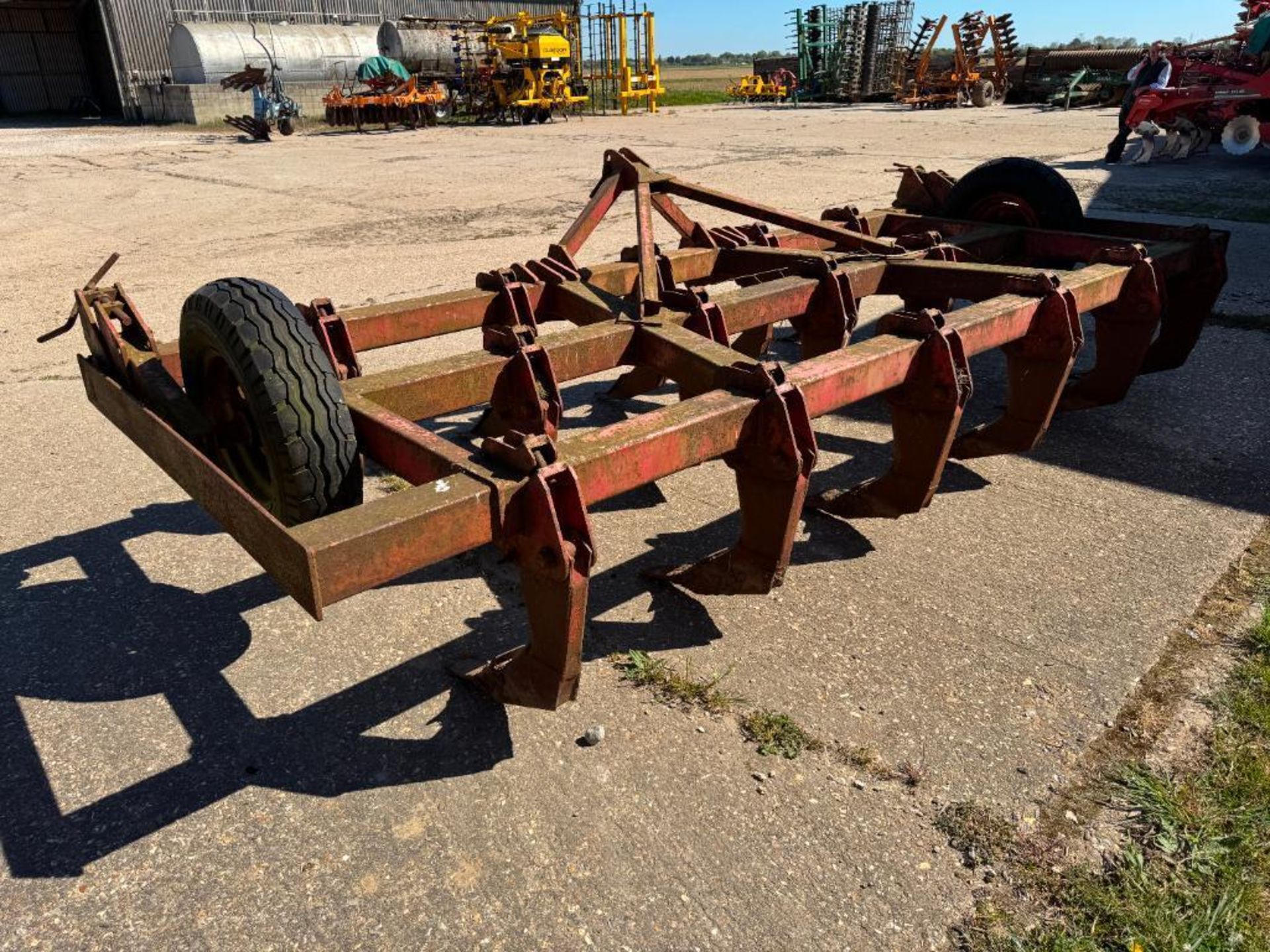 Massey Ferguson Superflow 15 leg 13ft with depth wheels, linkage mounted - Image 5 of 9