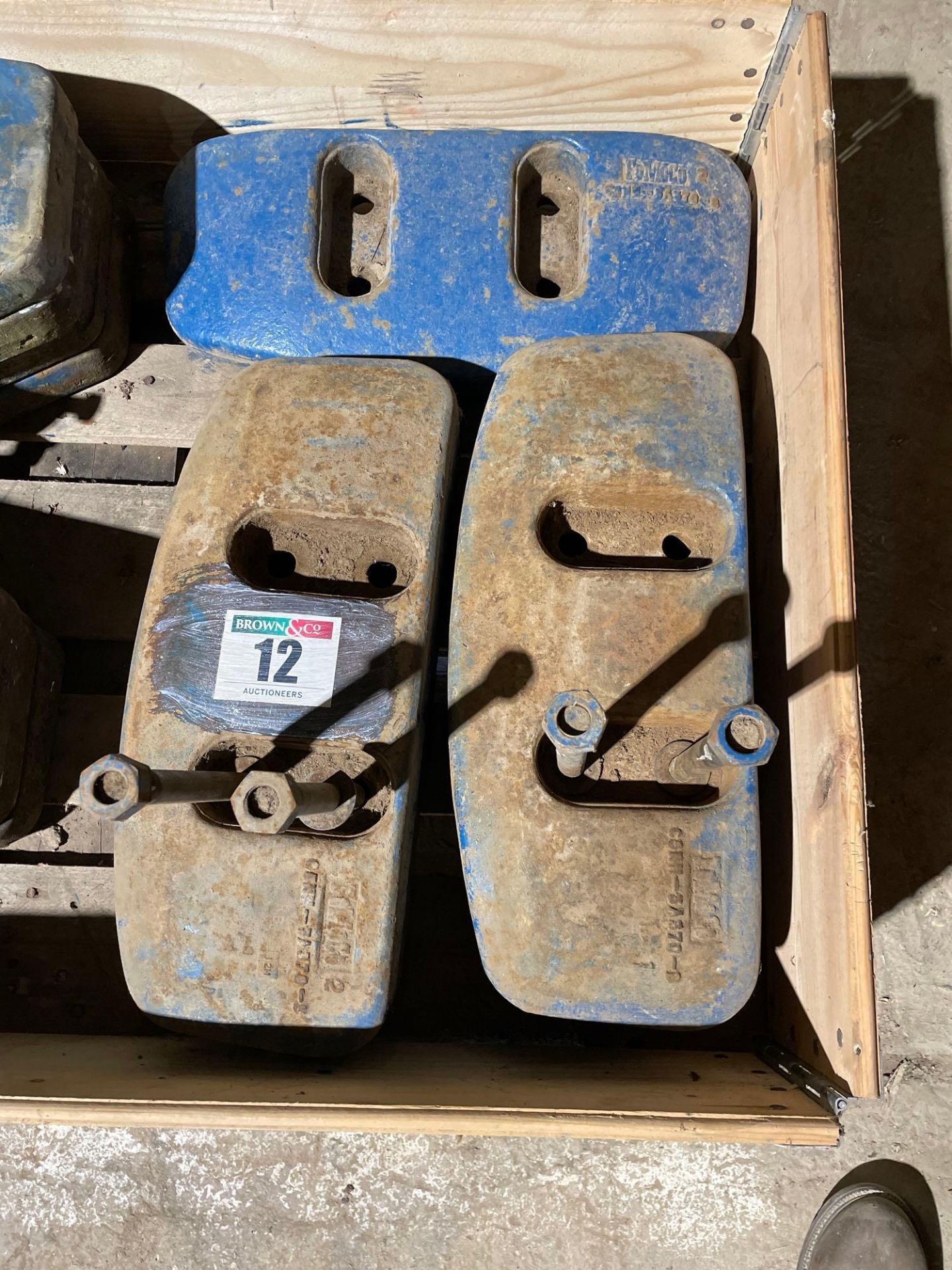 Quantity miscellaneous Ford bolt on front weights. NB: No VAT