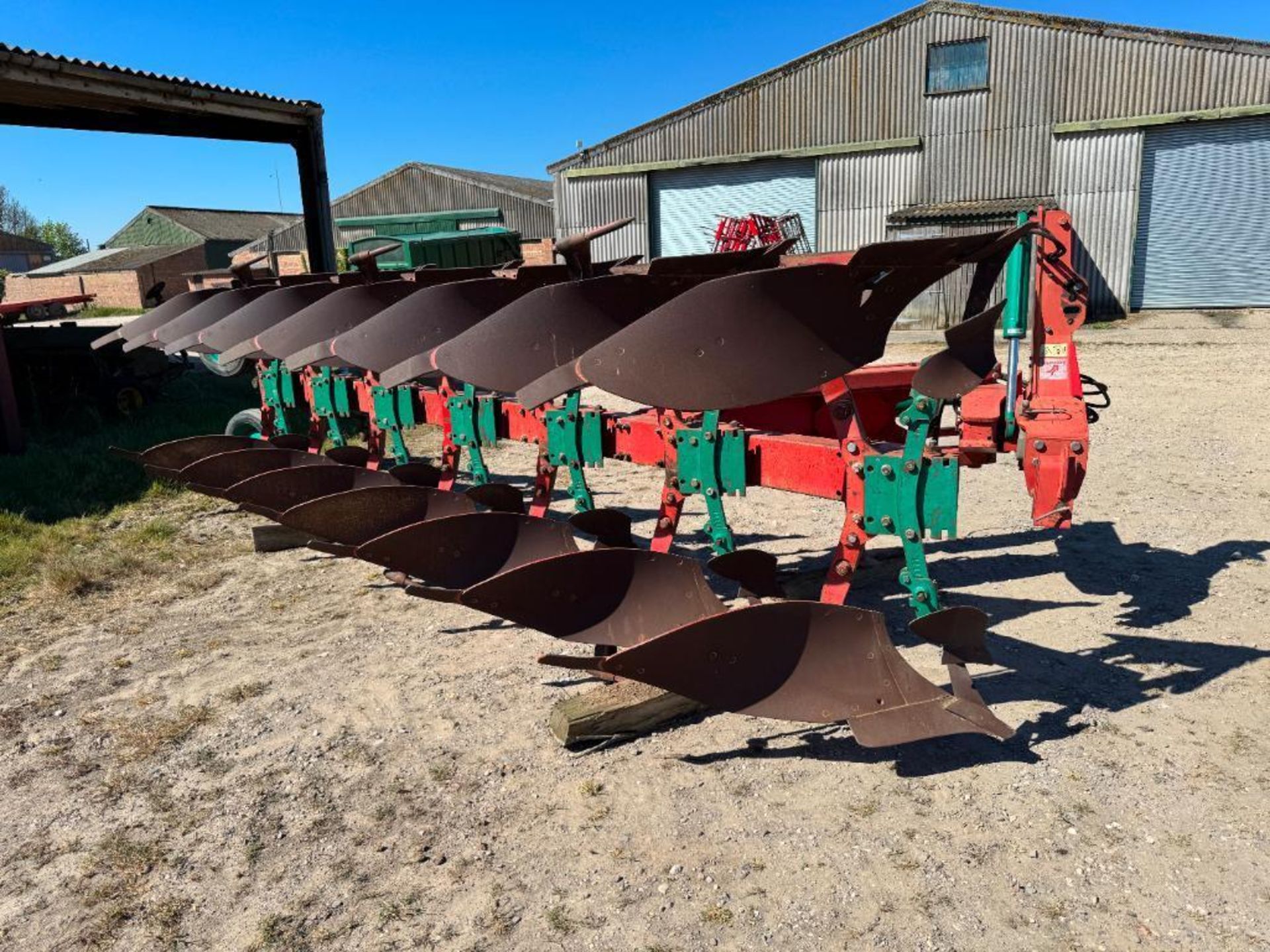 Kverneland LO85/300/28 7 furrow on-land reversible plough with skimmers and subsoiler points. Serial - Image 3 of 12