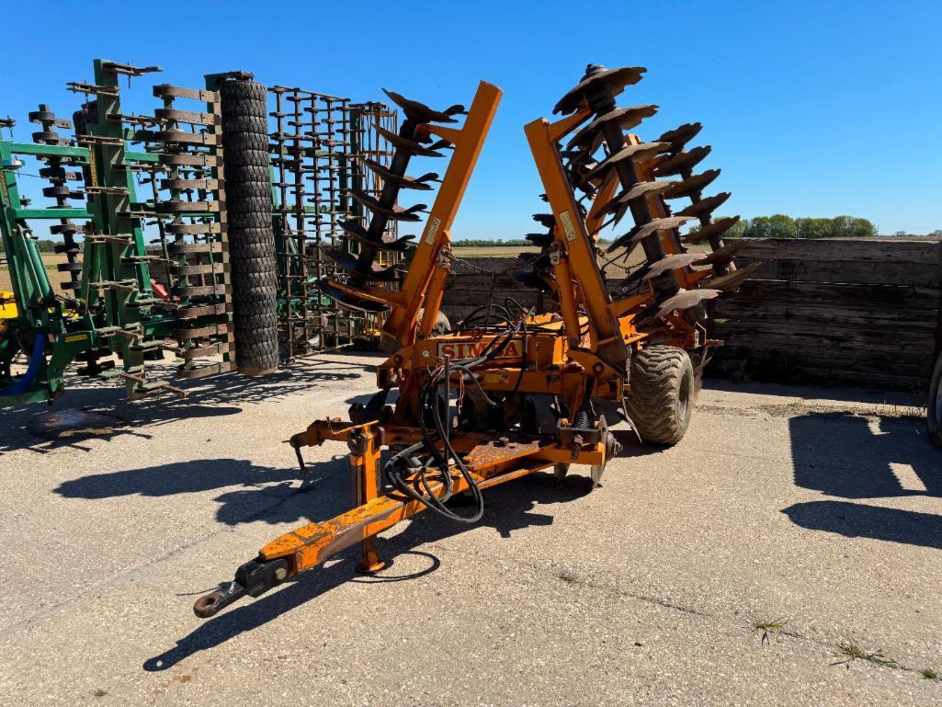 1992 Simba Series 2b 5m hydraulic folding discs with rear drawbar. Model No: ODH/2B/43/FD. Serial No - Image 2 of 11