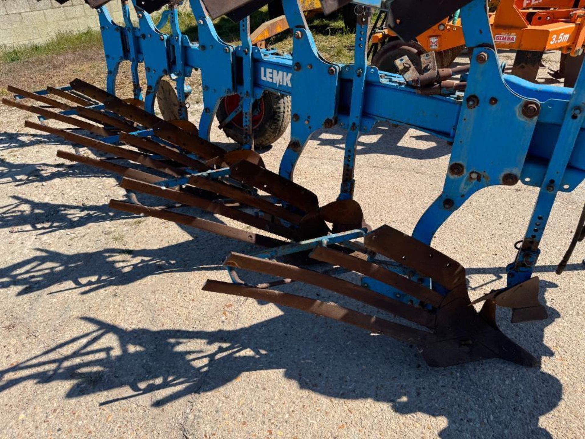 2006 Lemken Europal 8, 5 furrow reversible plough with slatted mouldboards, skimmers and subsoiler p - Image 5 of 10