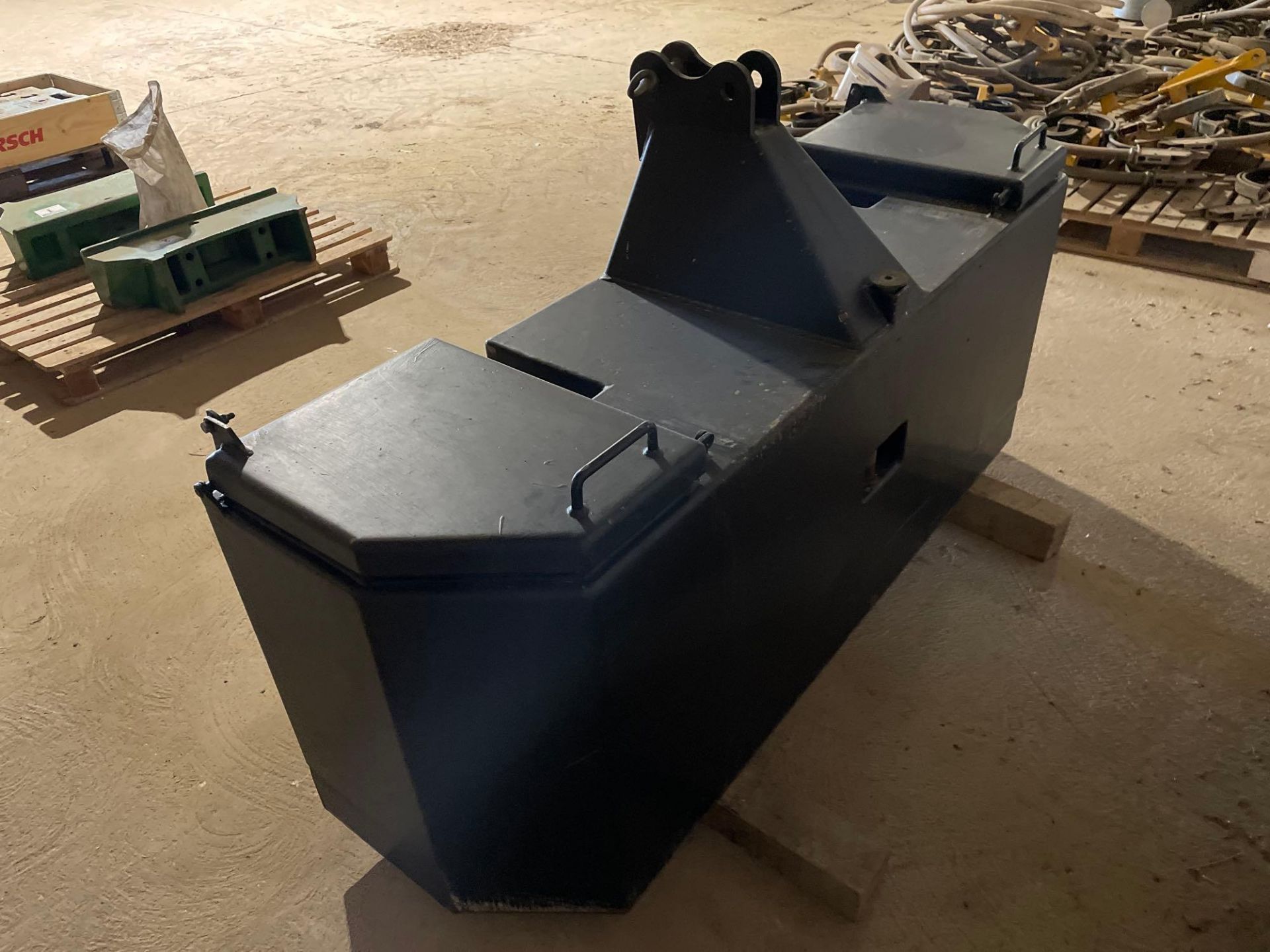 2017 Watkins 2t front weight block. Serial No: 1139 - Image 6 of 6
