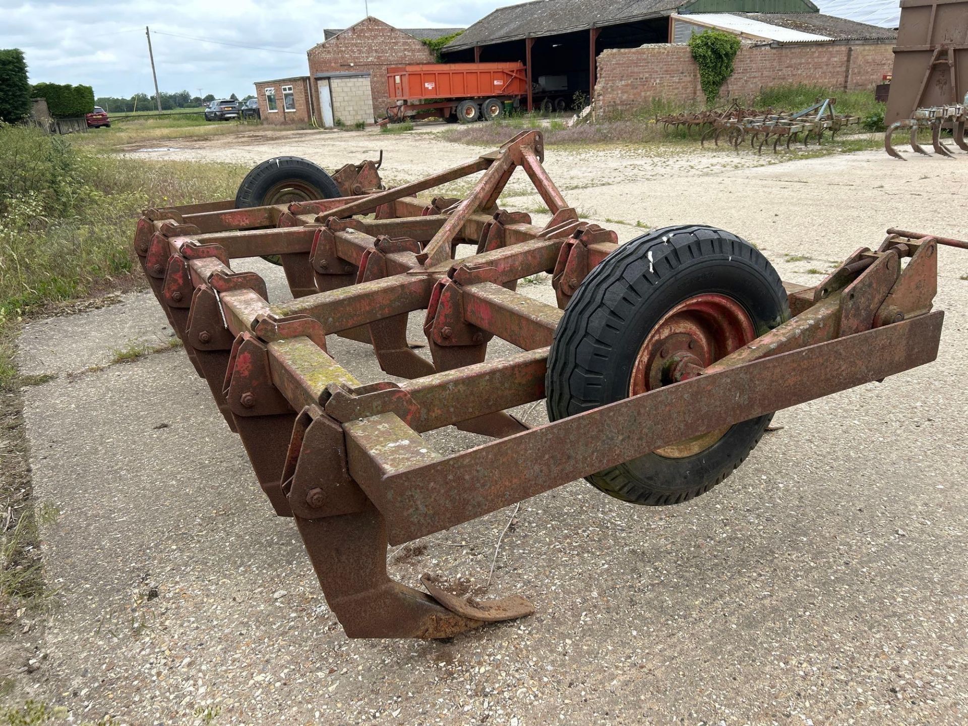 Massey Ferguson Superflow 15 leg 13ft with depth wheels, linkage mounted - Image 8 of 9