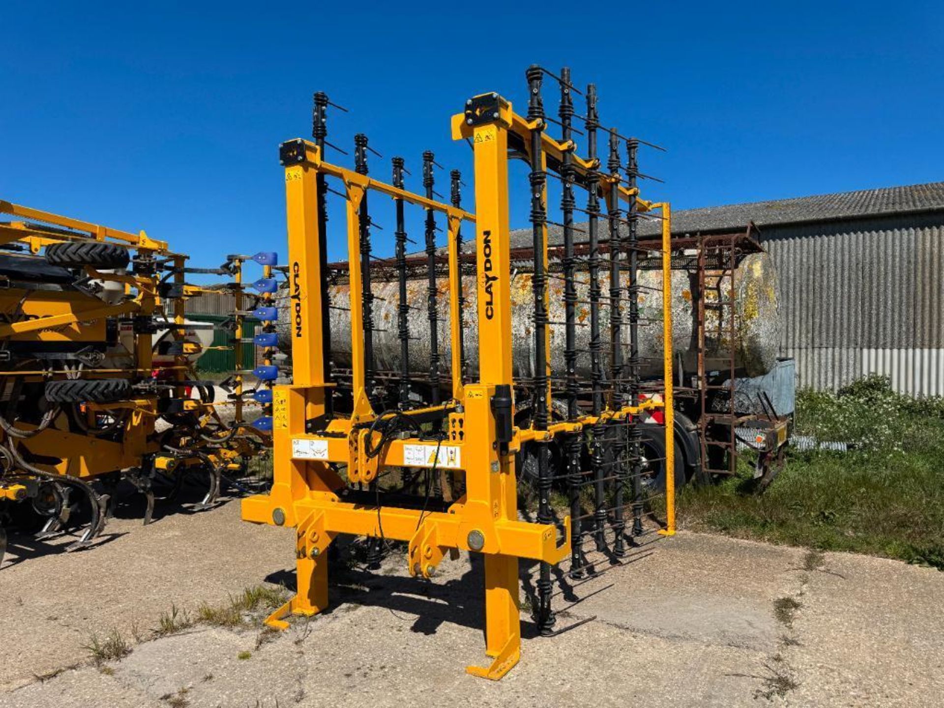 2021 Claydon 7m straw harrow, hydraulic folding. Serial No: SH0666 - Image 3 of 11