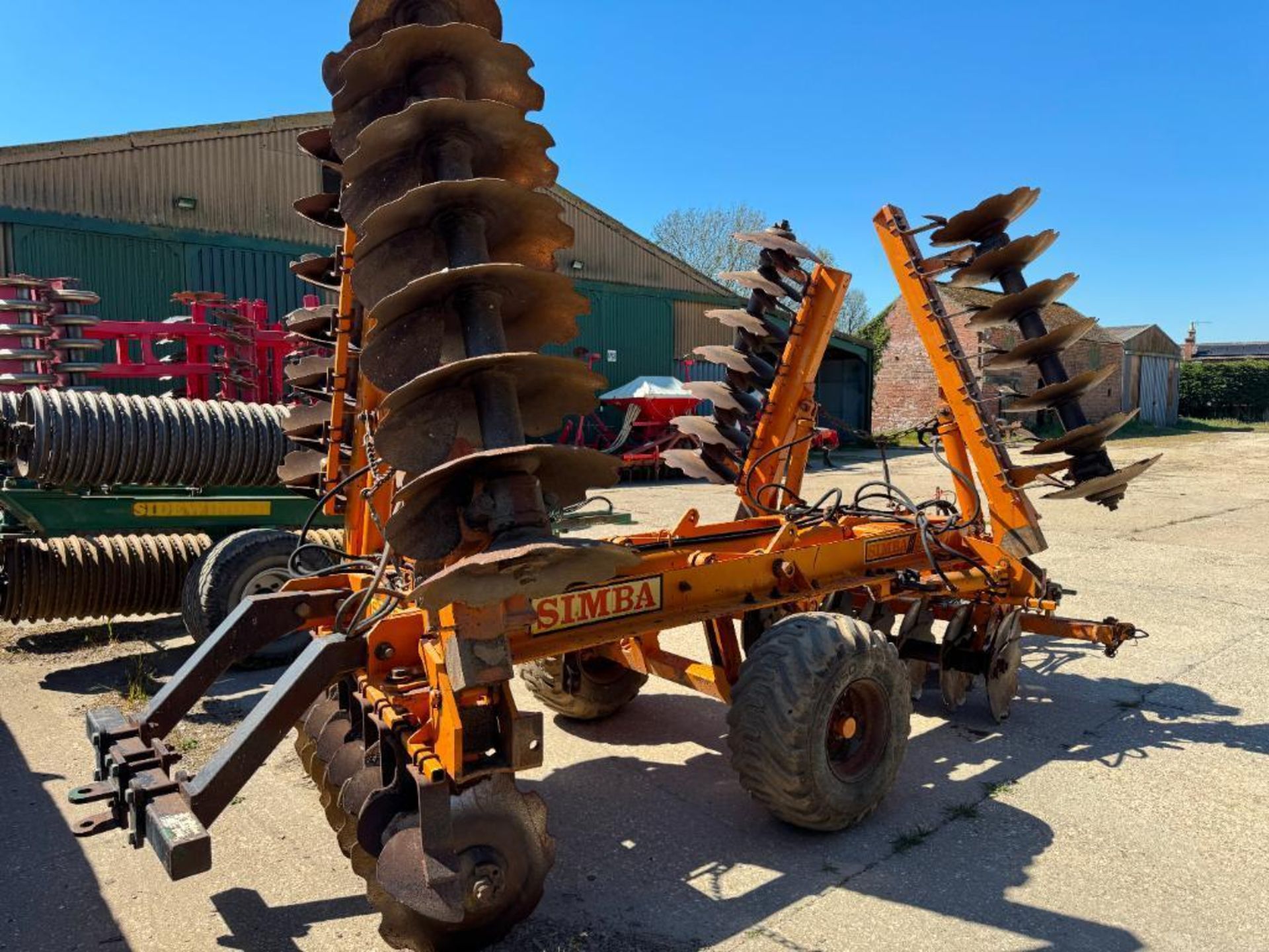 1992 Simba Series 2b 5m hydraulic folding discs with rear drawbar. Model No: ODH/2B/43/FD. Serial No - Image 7 of 11