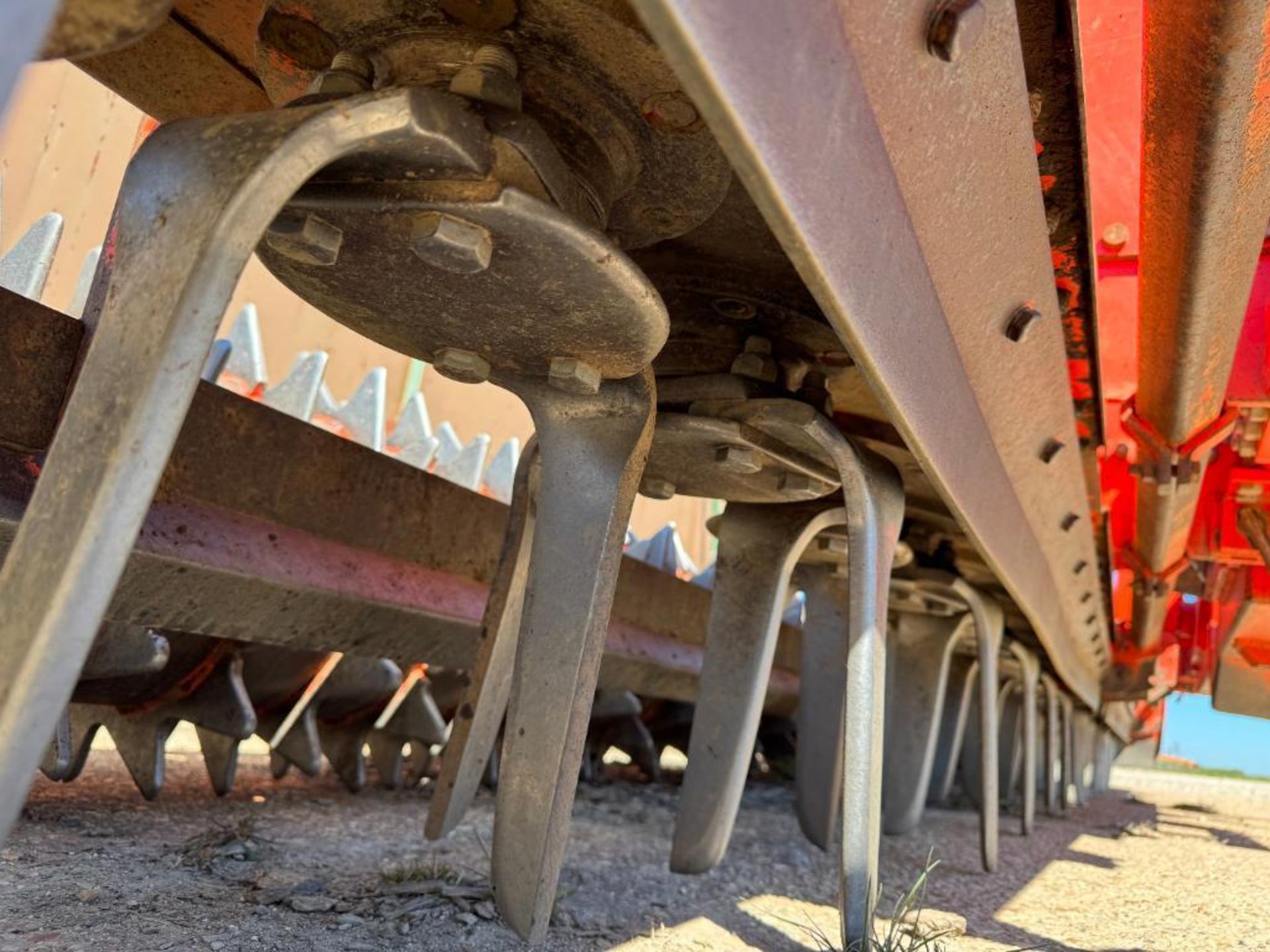Howard HK35-600 6m power harrow with rear tooth packer, hydraulic folding. Serial No: 17530121/2 - Image 6 of 9