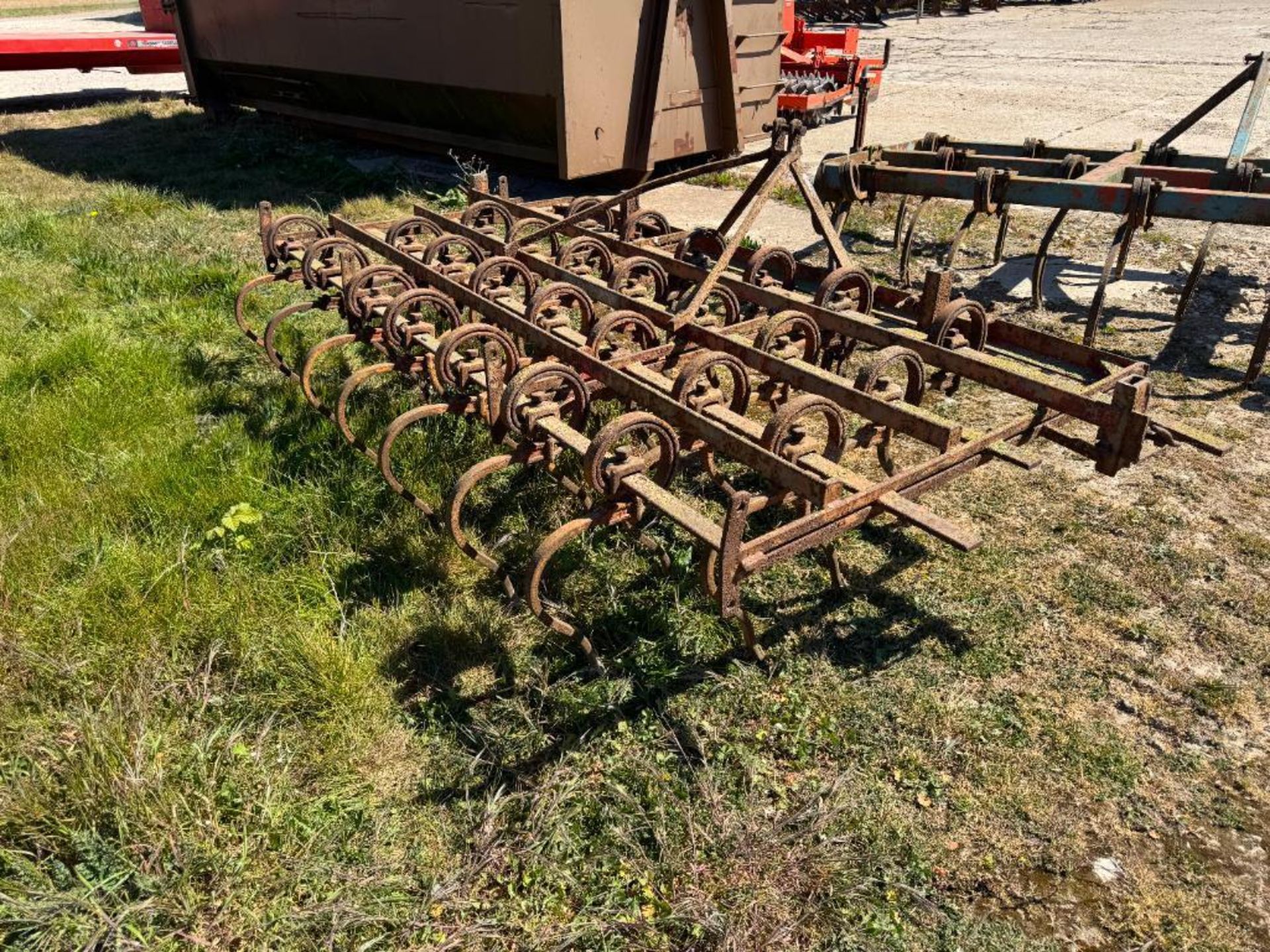 Marskstig 8ft spring tine cultivator, linkage mounted - Image 4 of 5