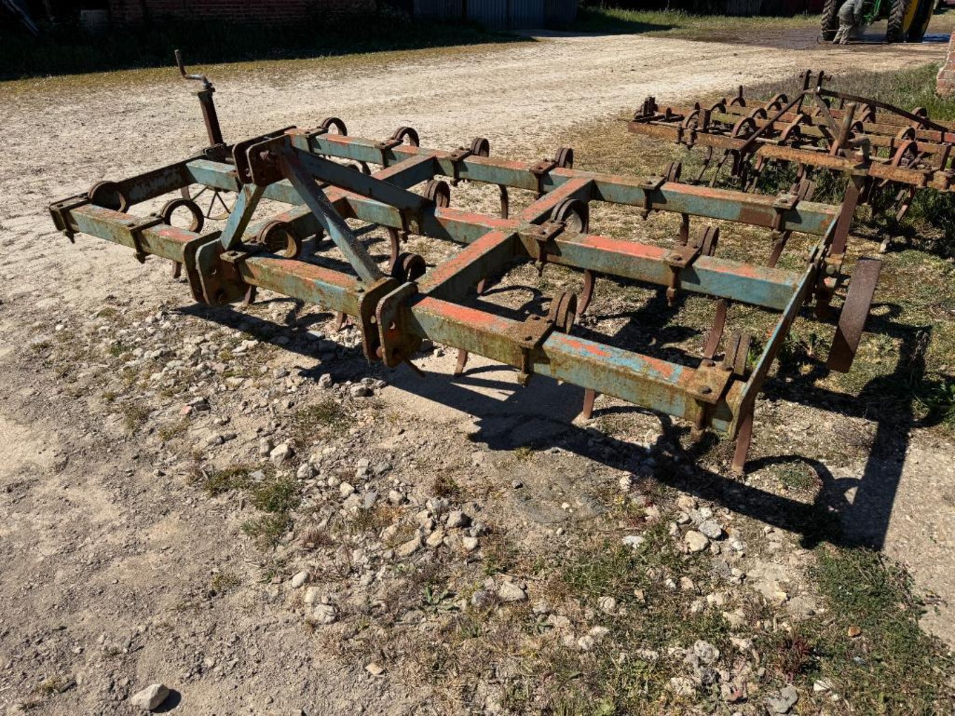 Blench 10ft pig tail cultivator with depth wheels, linkage mounted - Image 2 of 6