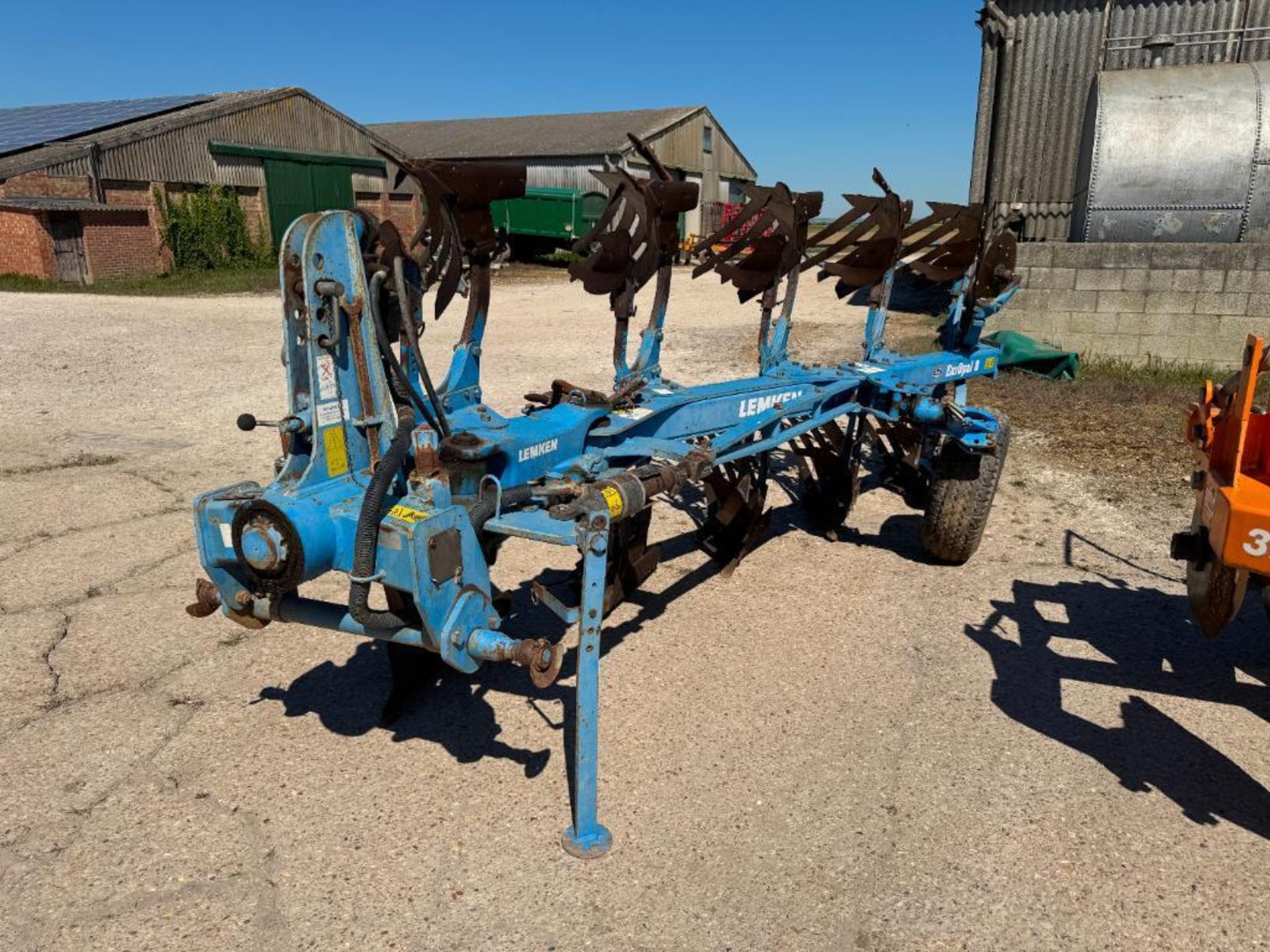2006 Lemken Europal 8, 5 furrow reversible plough with slatted mouldboards, skimmers and subsoiler p - Image 2 of 10