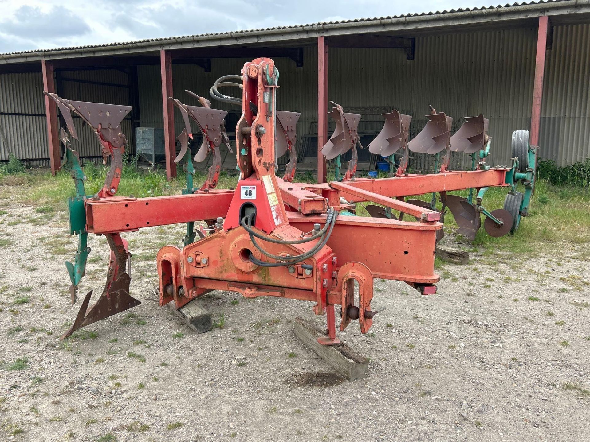Kverneland LO85/300/28 7 furrow on-land reversible plough with skimmers and subsoiler points. Serial - Image 12 of 12