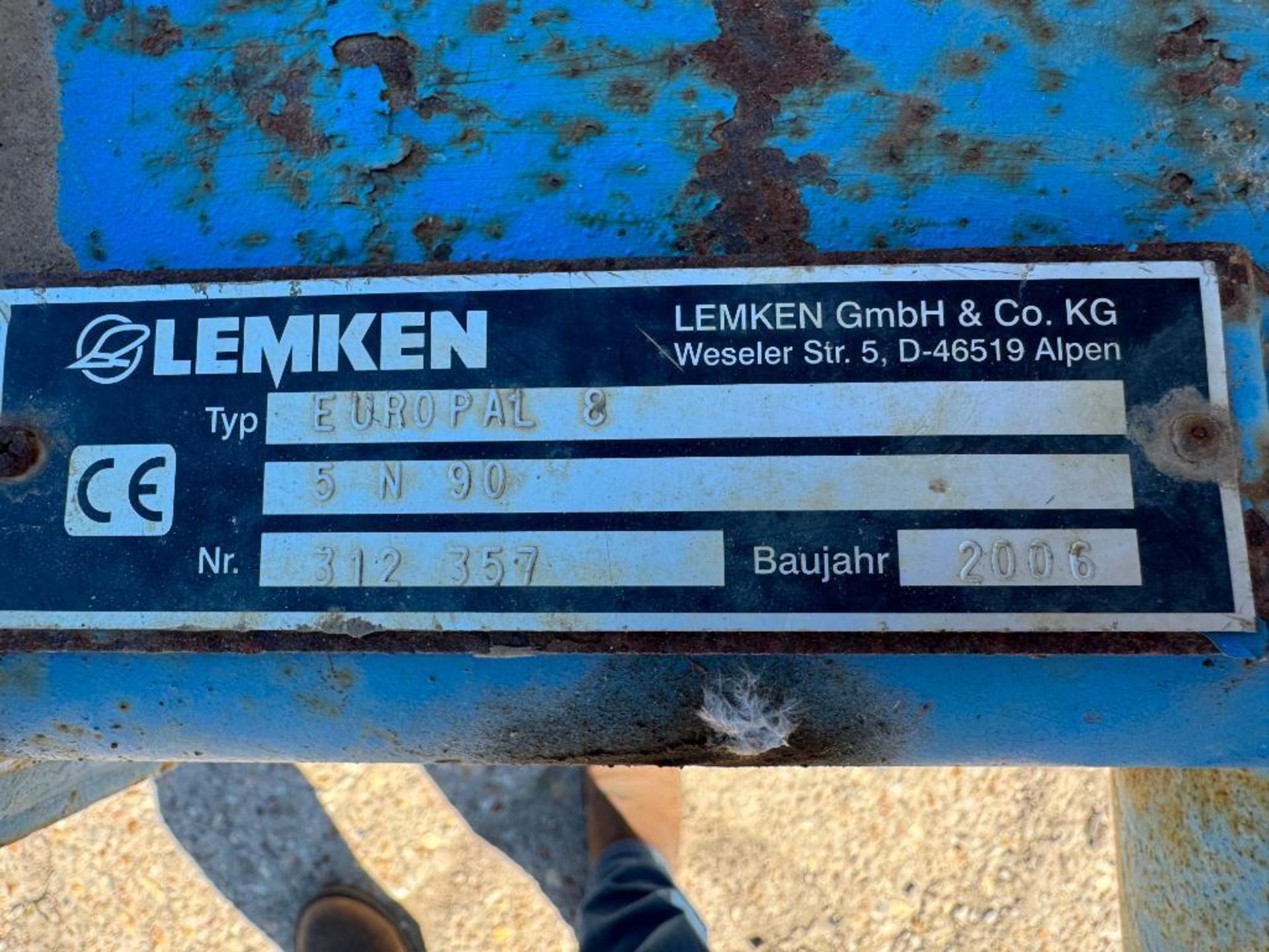 2006 Lemken Europal 8, 5 furrow reversible plough with slatted mouldboards, skimmers and subsoiler p - Image 8 of 10