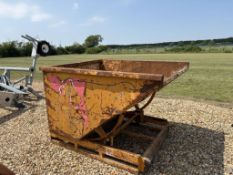 Pallet tine tipping skip
