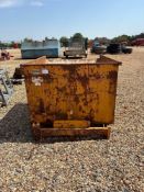 Pallet tine tipping skip