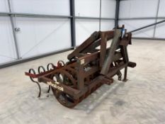 1.5m Flexicoil front press with cast rings, leading tines and steering headstock. Serial No: 550627