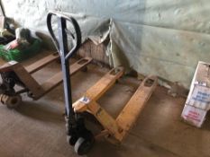 Pallet truck