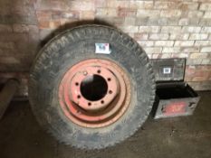15.0/70-18 Vredestein wheel and tyre