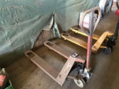 Pallet truck