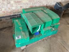 Qty plastic fruit baskets