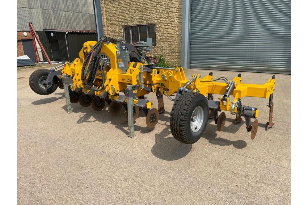 2019 Grange LDT 600 6m toolbar with discs LD legs, hydraulic folding - Image 1 of 28