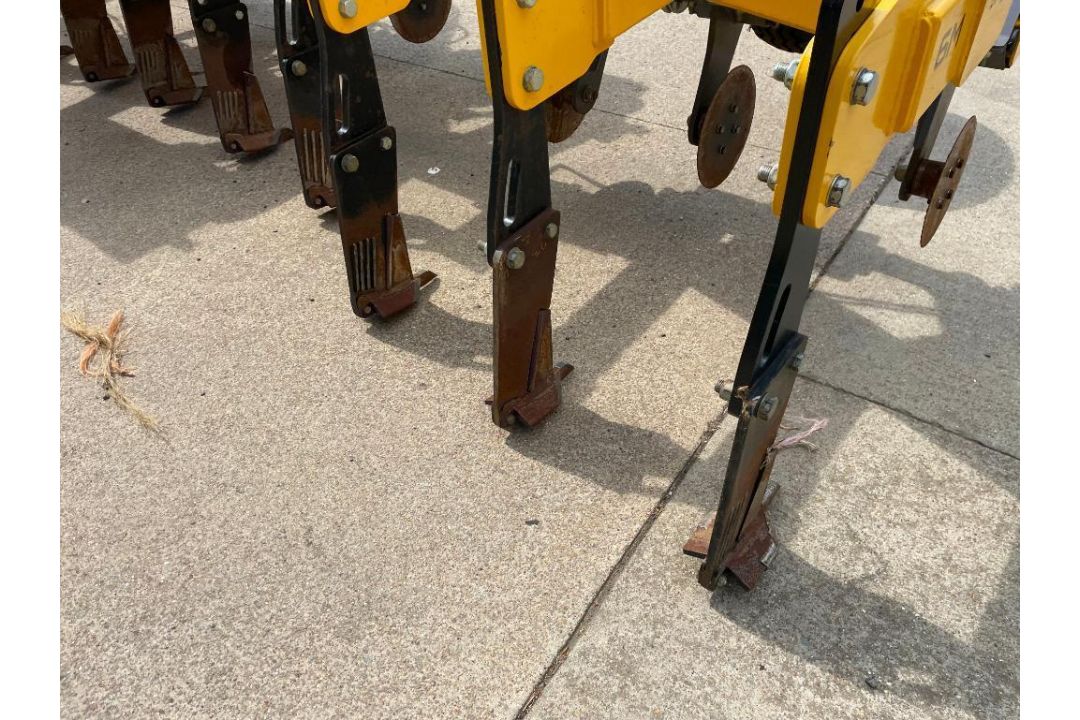 2019 Grange LDT 600 6m toolbar with discs LD legs, hydraulic folding - Image 11 of 28