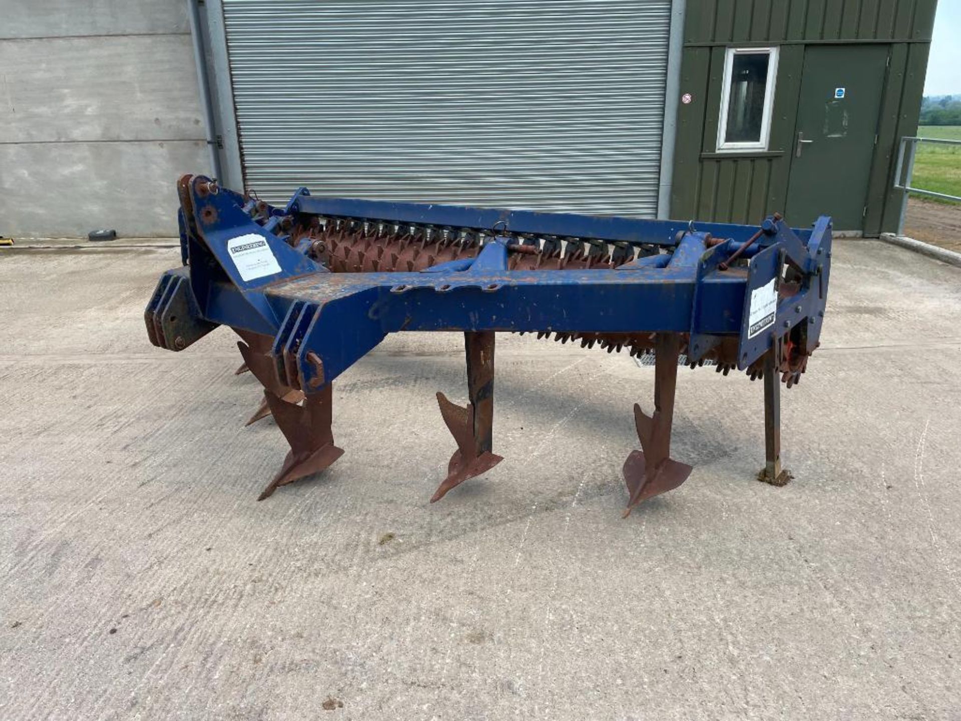 Tim Howard 5 leg 3.5m subsoiler with rear tooth packer - Image 3 of 34