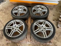 Set Fox Racing 215/40ZR17 aluminium wheels and tyres, 4 stud