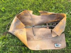 Footpath sprayer boom with cloak