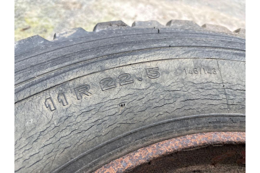 3No Colway 11R22.5 10 stud wheels & tyres - Image 4 of 5