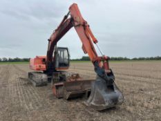 2001 Hitachi EX135 13t metal tracked excavator, 70cm tracks, hydraulic quick release c/w 3ft digging