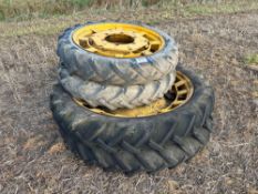 Set Michelin 9.5-44 rear and Vredestein 8.3-32 front row crop wheels and tyres
