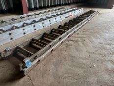 Aluminium double extending ladder
