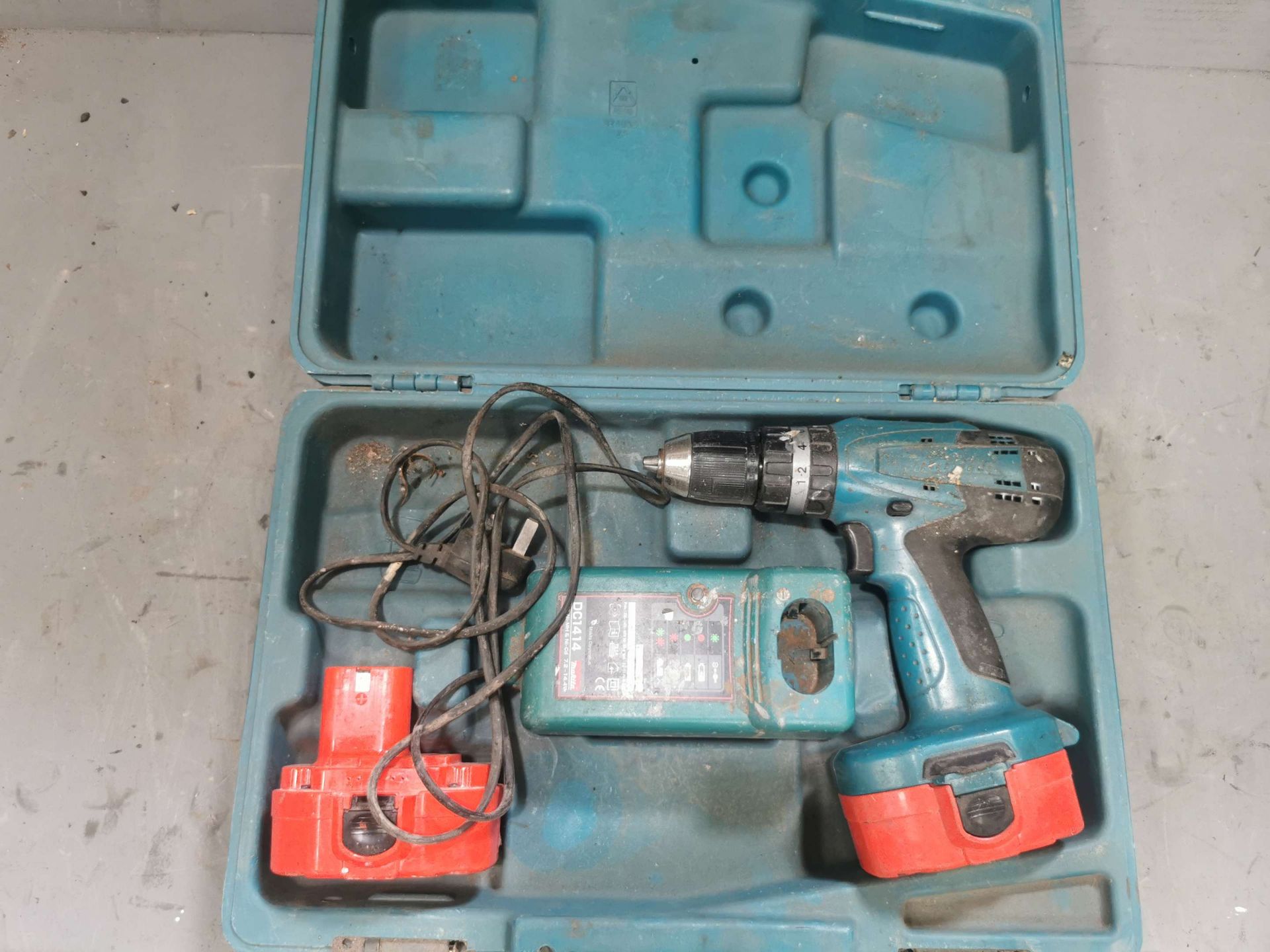 Makita 18v Cordless Drill Set Batteries & charger