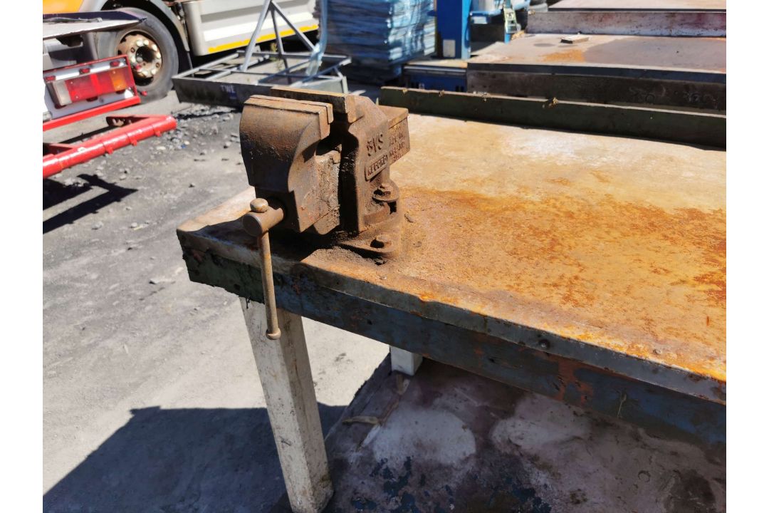 Wooden Workbench bench steel top with No3 Record Vice Attached - Image 2 of 3