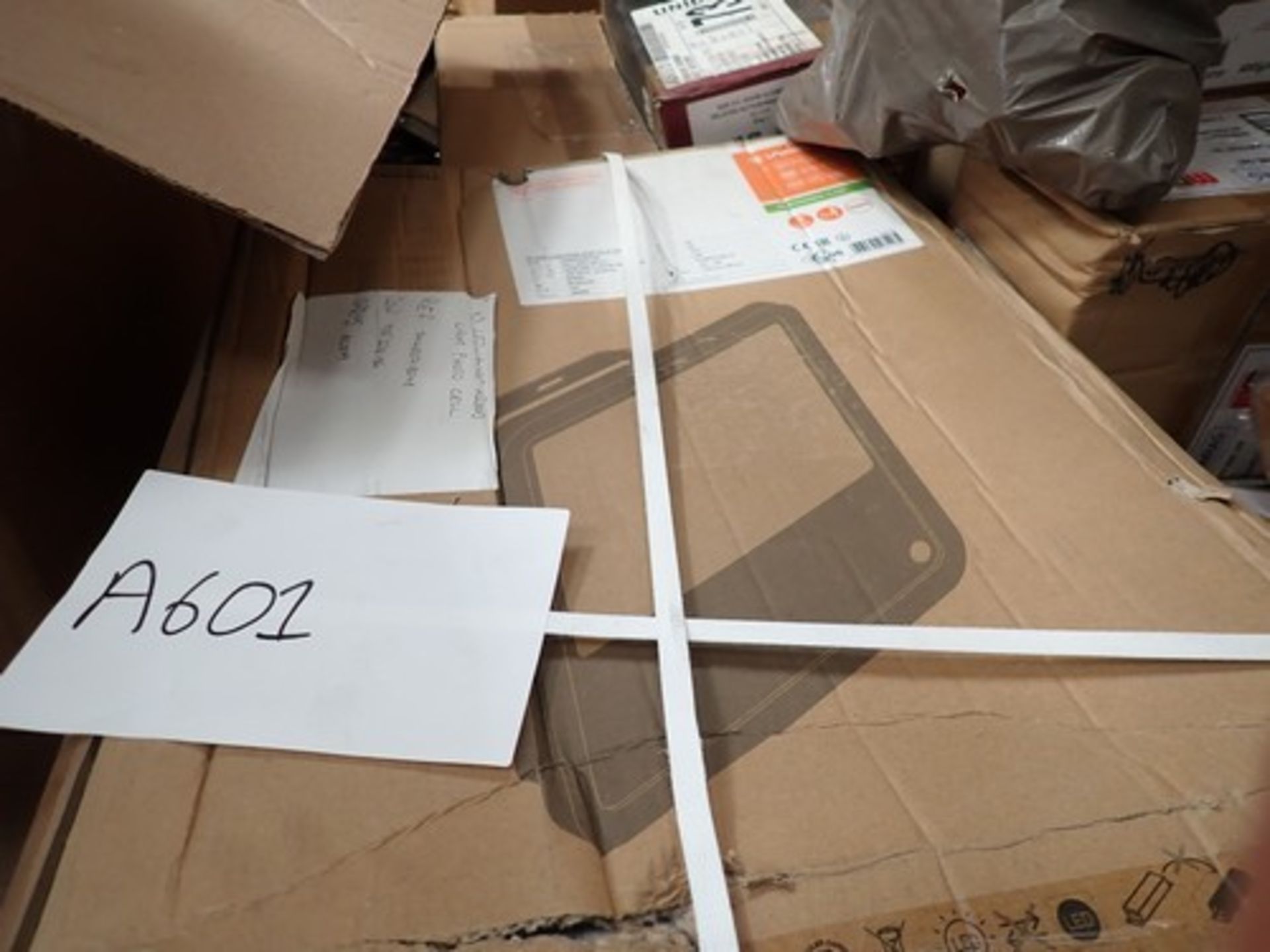 A selection of building and plumbing products, including Co2 alarms, under floor 40mm staples, - Image 4 of 9