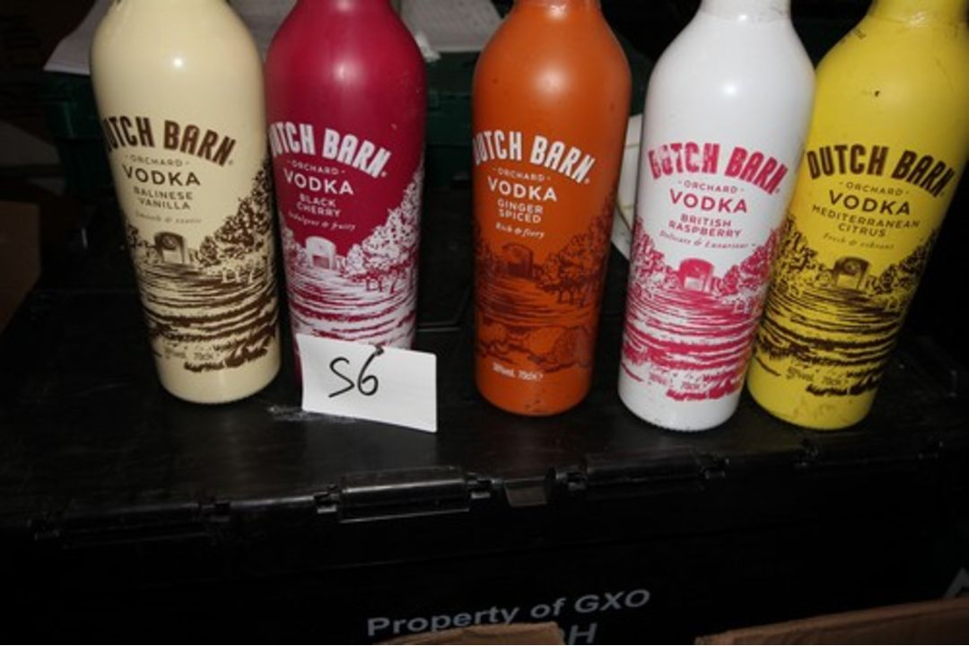 4 x 70cl bottles of Dutch Barn Orchard ginger spiced vodka, 2 x ditto black cherry, 2 x British