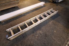 Small extending ladder.