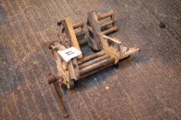 2x carpenter's vices.