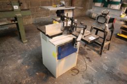 Fox F60-105 single phase 16A spindle moulder.
