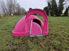 We are delighted to offer this brand-new Insulated Con-Tented Armadillo Quad Pig Farrowing Hut on