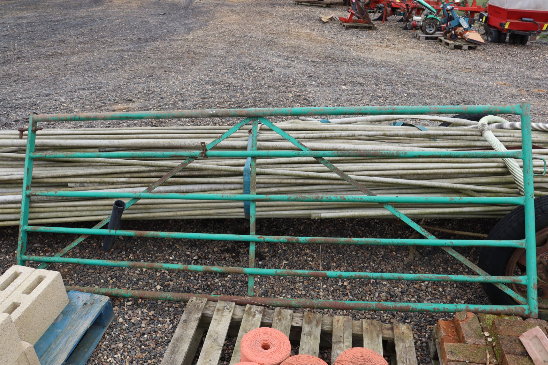 10ft gate.