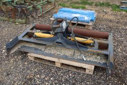 McCleary Engineering levelling beam. With roller. To fit 5T excavator.