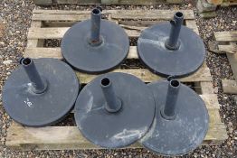 5x parasol bases.